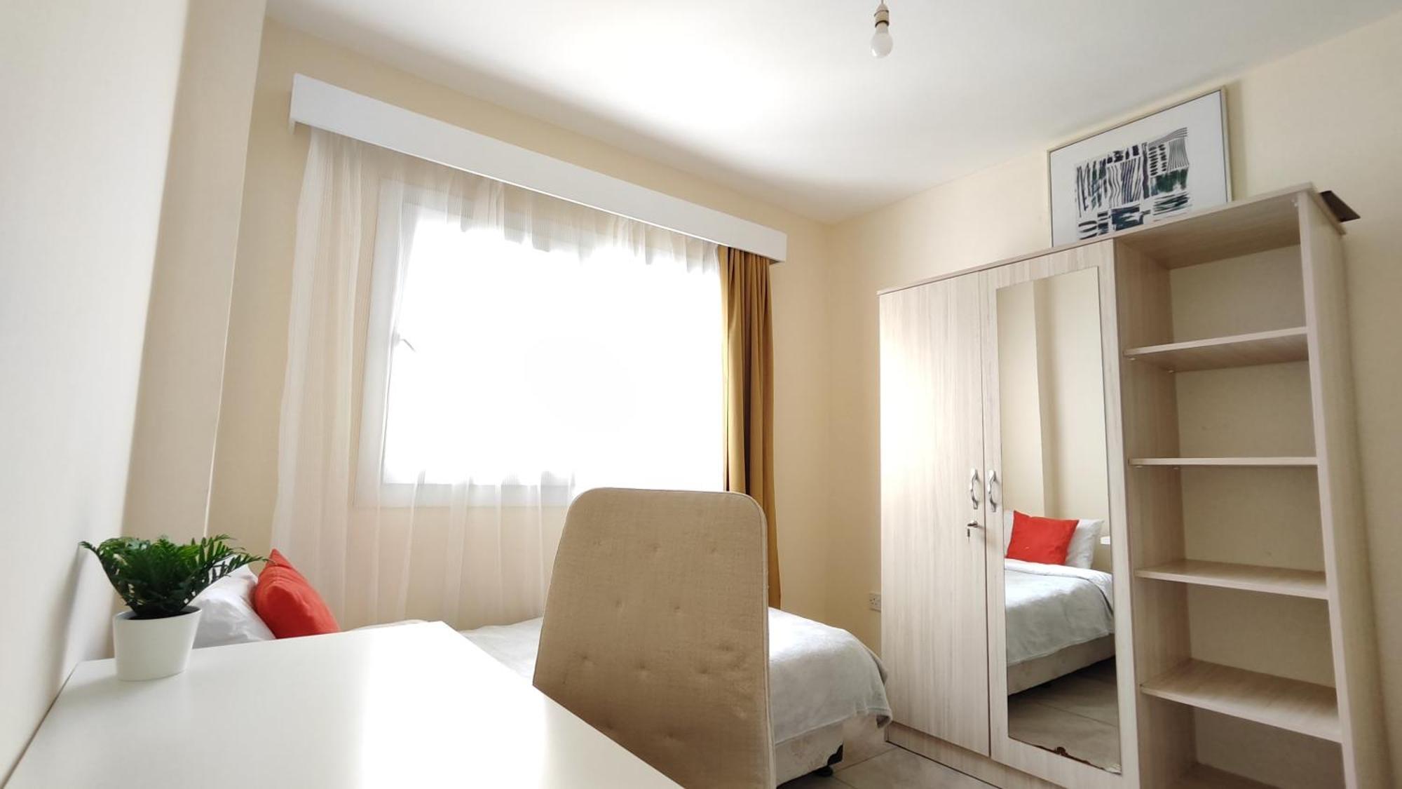 Weekend Apartments 3Br Кирения Екстериор снимка