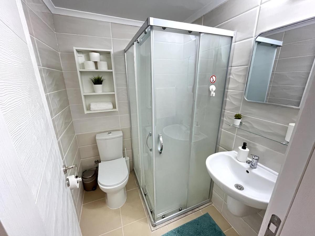 Weekend Apartments 3Br Кирения Екстериор снимка