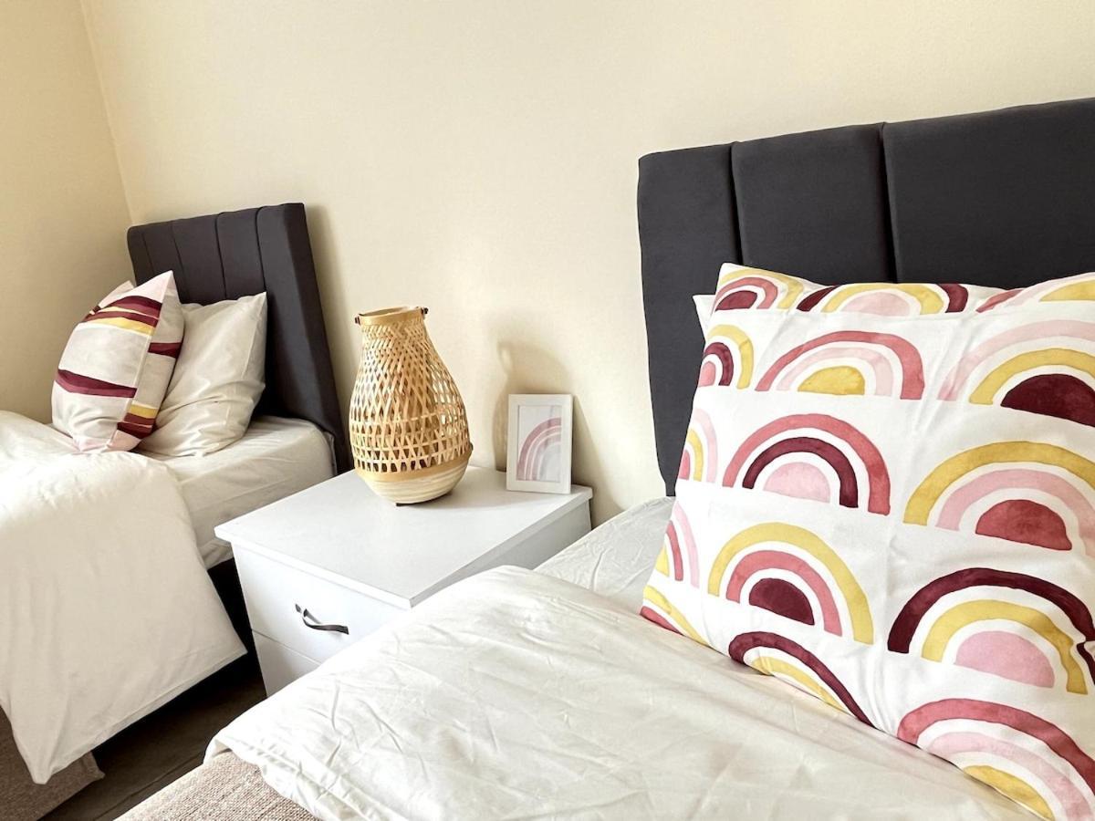 Weekend Apartments 3Br Кирения Екстериор снимка