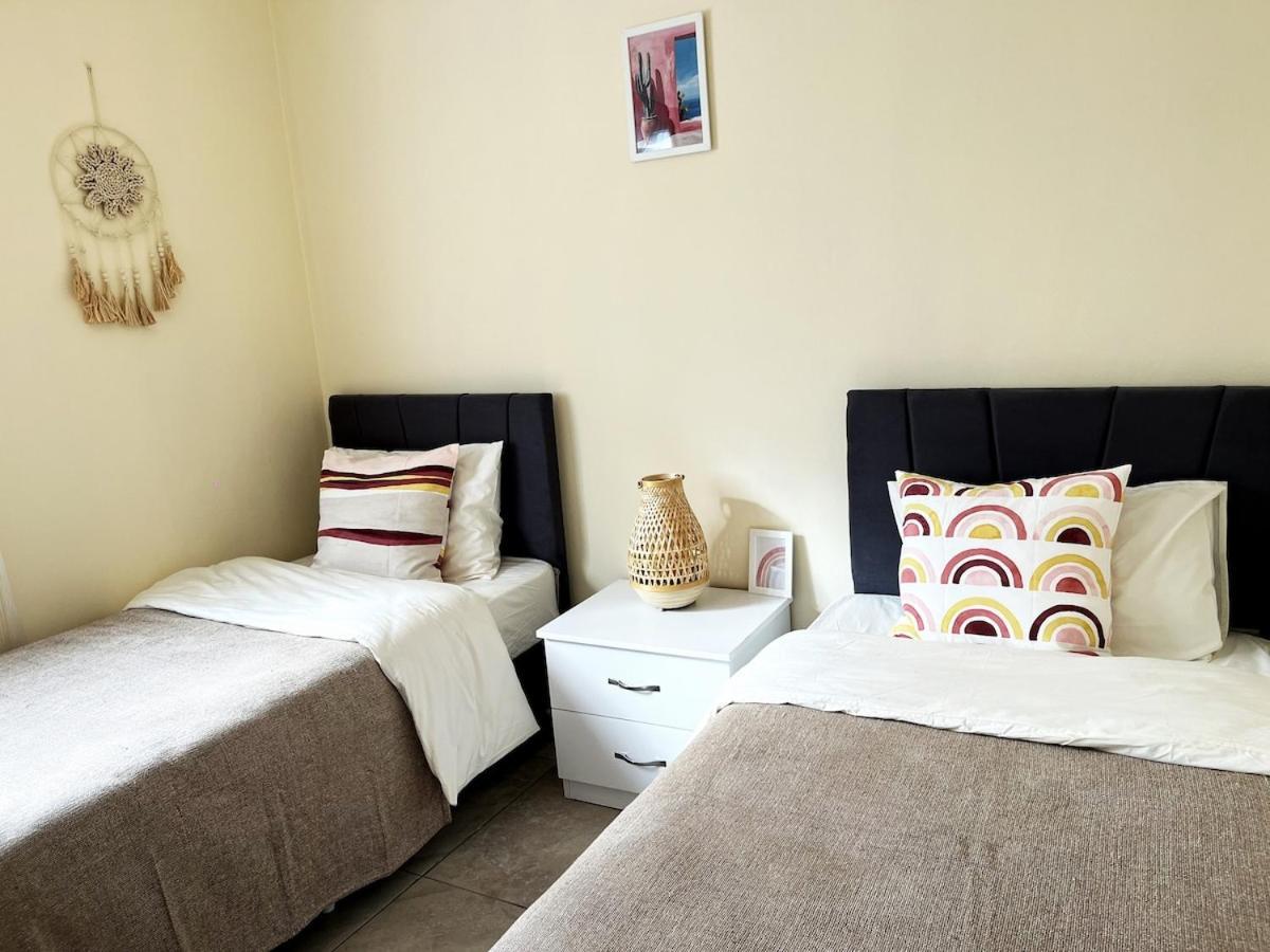 Weekend Apartments 3Br Кирения Екстериор снимка