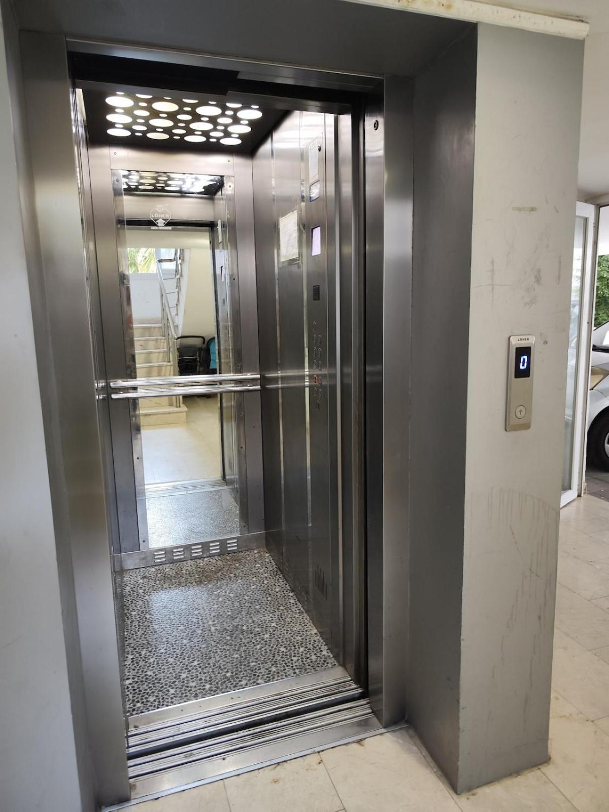 Weekend Apartments 3Br Кирения Екстериор снимка