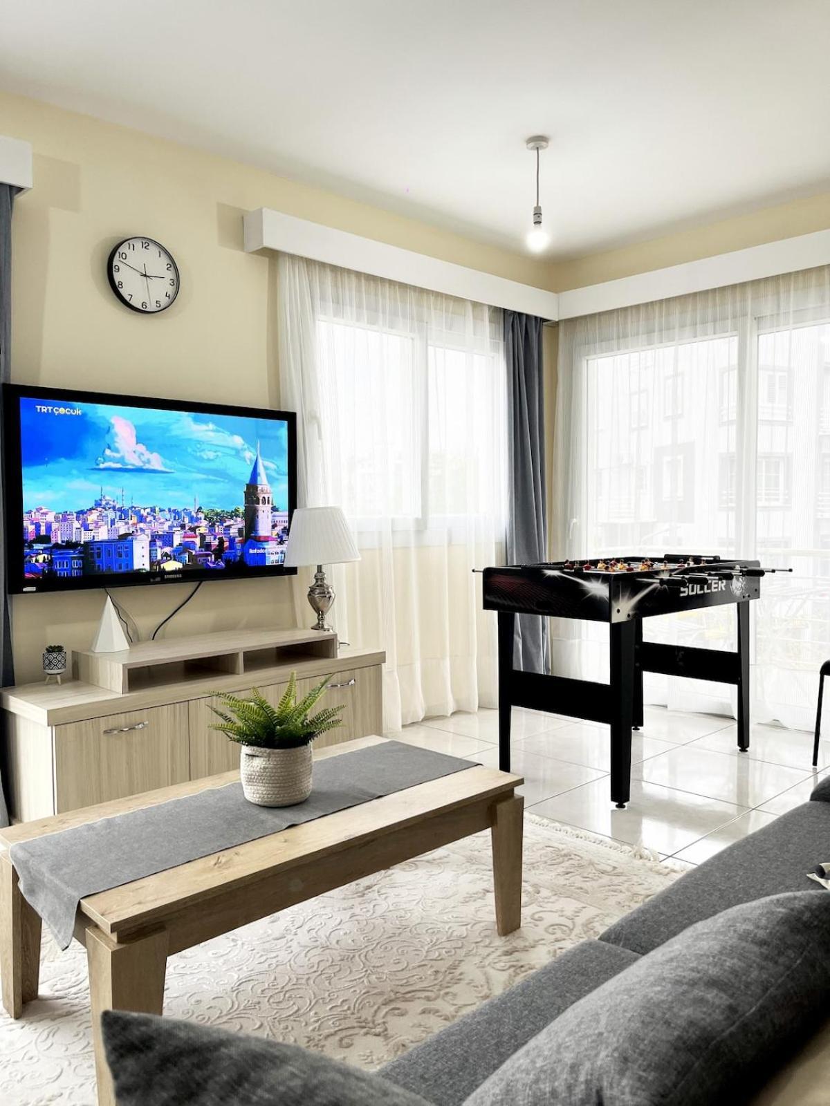 Weekend Apartments 3Br Кирения Екстериор снимка