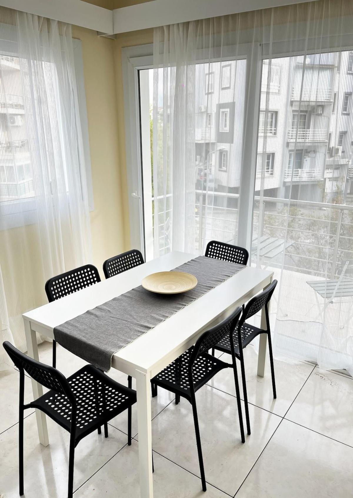 Weekend Apartments 3Br Кирения Екстериор снимка
